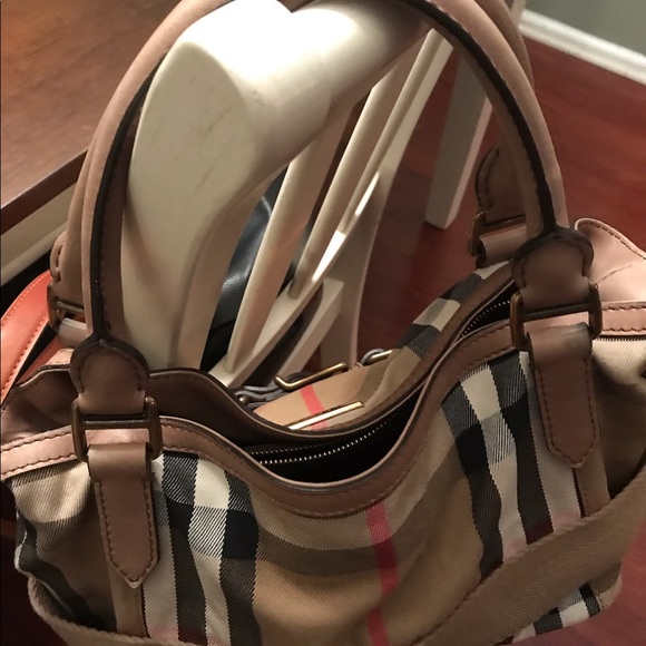 Burberry Handbags - Burberry crossbody handbag